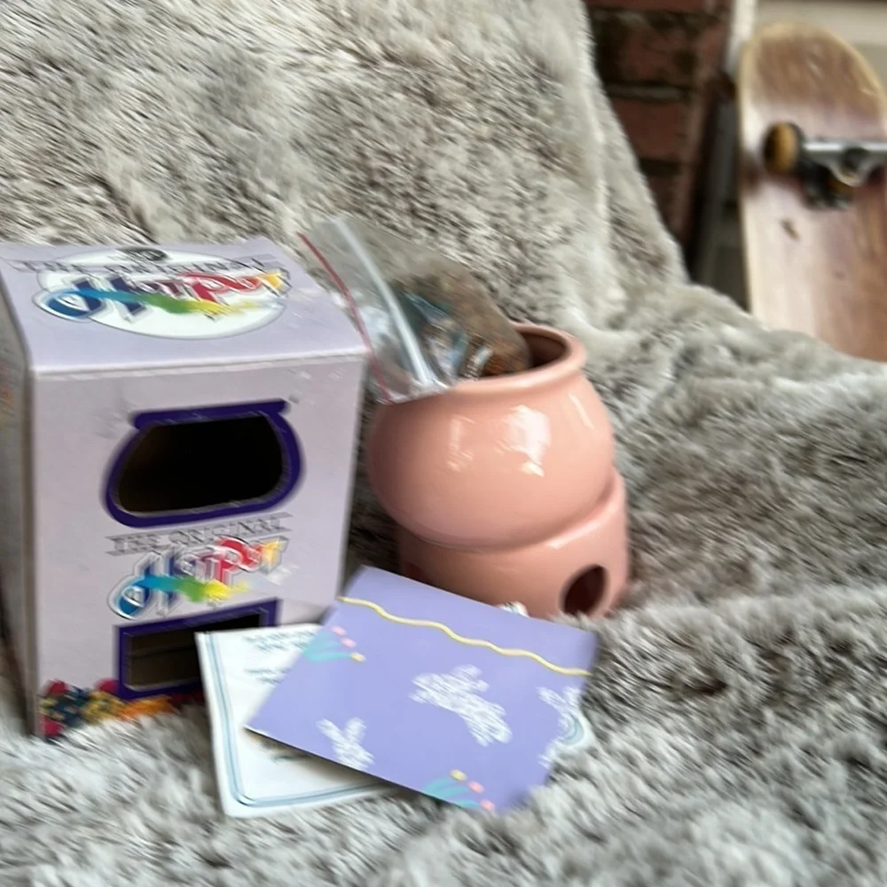 The Original Hot Pot from 1985, new in box. My kid’s first post!
